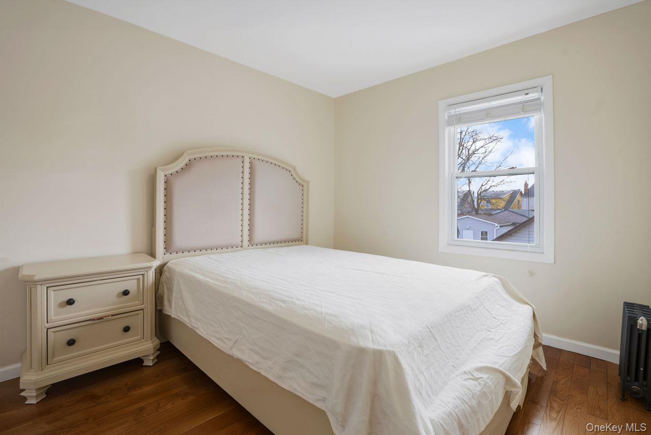 #10 photo, 147-42 Hoover Ave, Briarwood , NY 11435