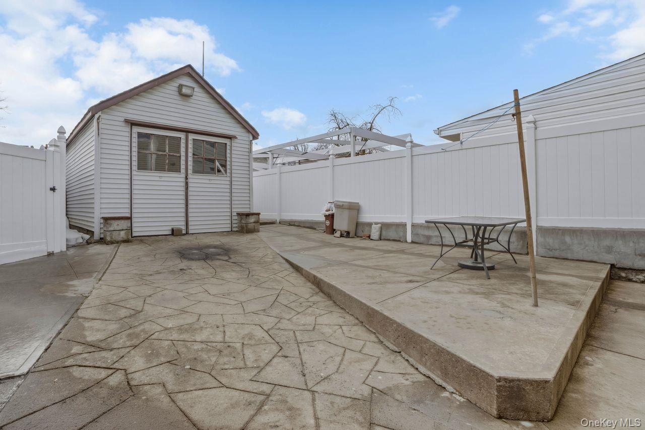 #12 photo, 147-42 Hoover Ave, Briarwood , NY 11435