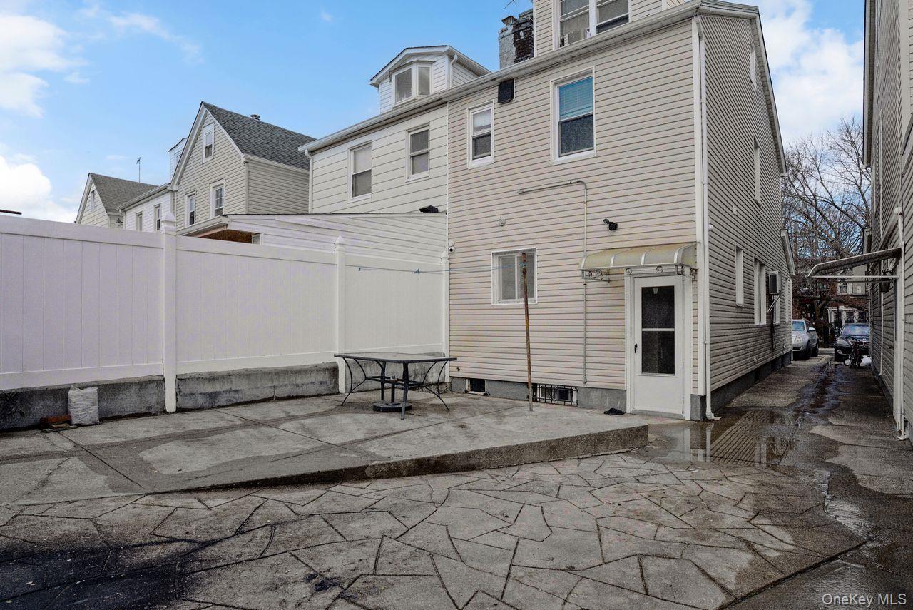 #16 photo, 147-42 Hoover Ave, Briarwood , NY 11435