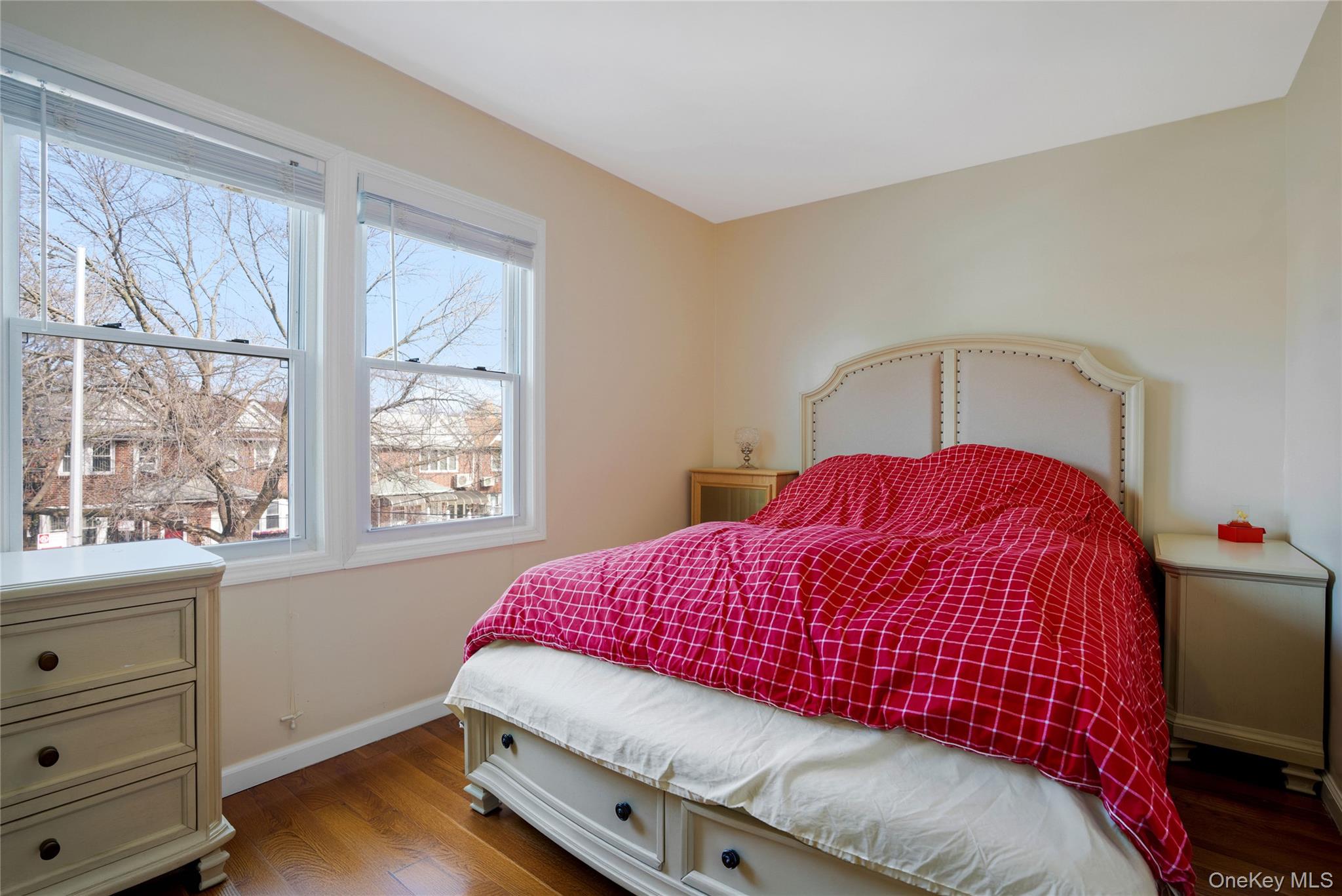 #7 photo, 147-42 Hoover Ave, Briarwood , NY 11435