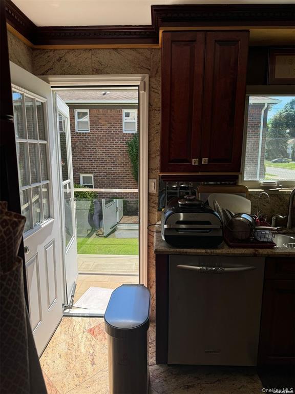 #12 photo, 830 Pepperidge Road, Westbury , NY 11590