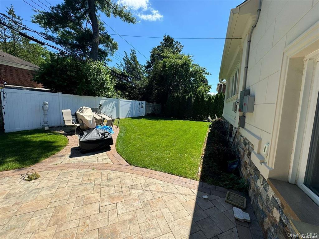 #14 photo, 830 Pepperidge Road, Westbury , NY 11590