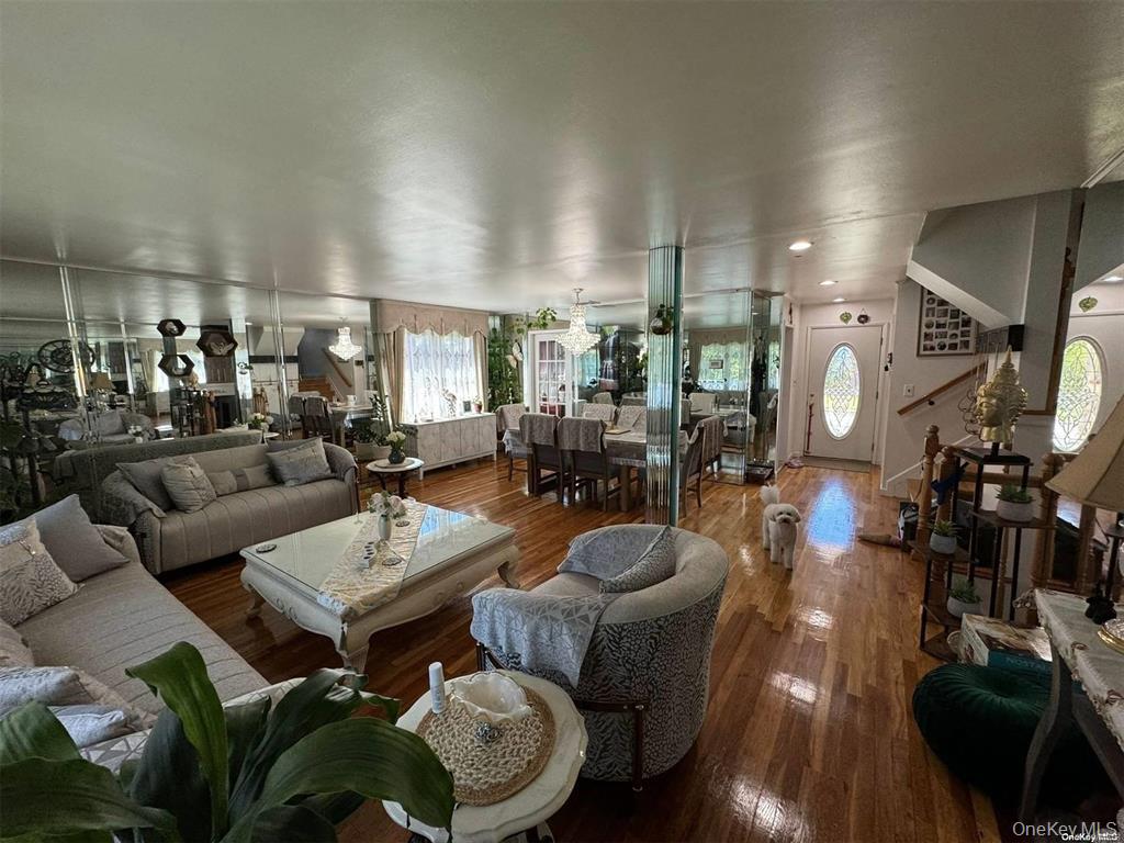 #6 photo, 830 Pepperidge Road, Westbury , NY 11590