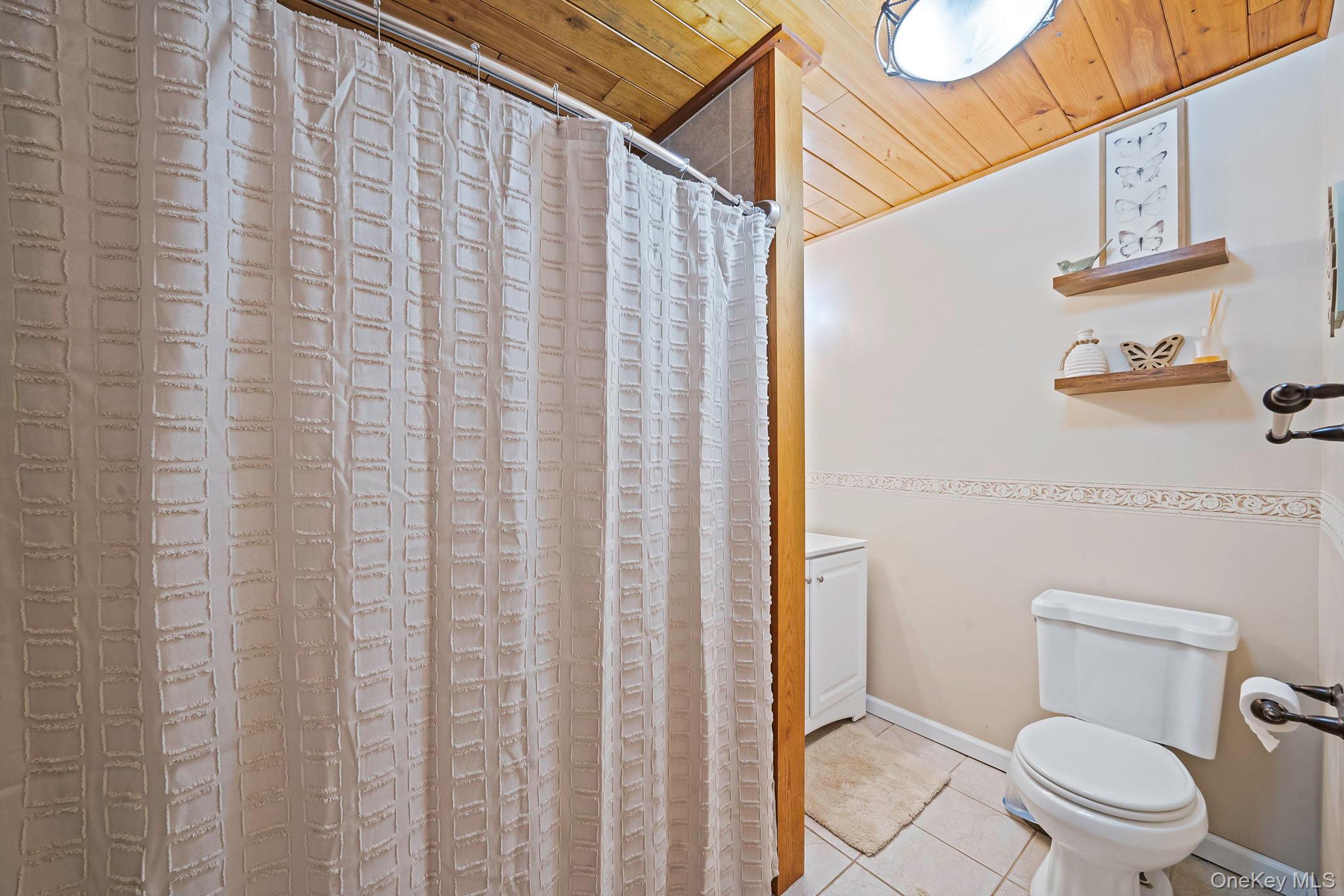 #16 photo, 126 Wauwepex Trail, Ridge , NY 11961