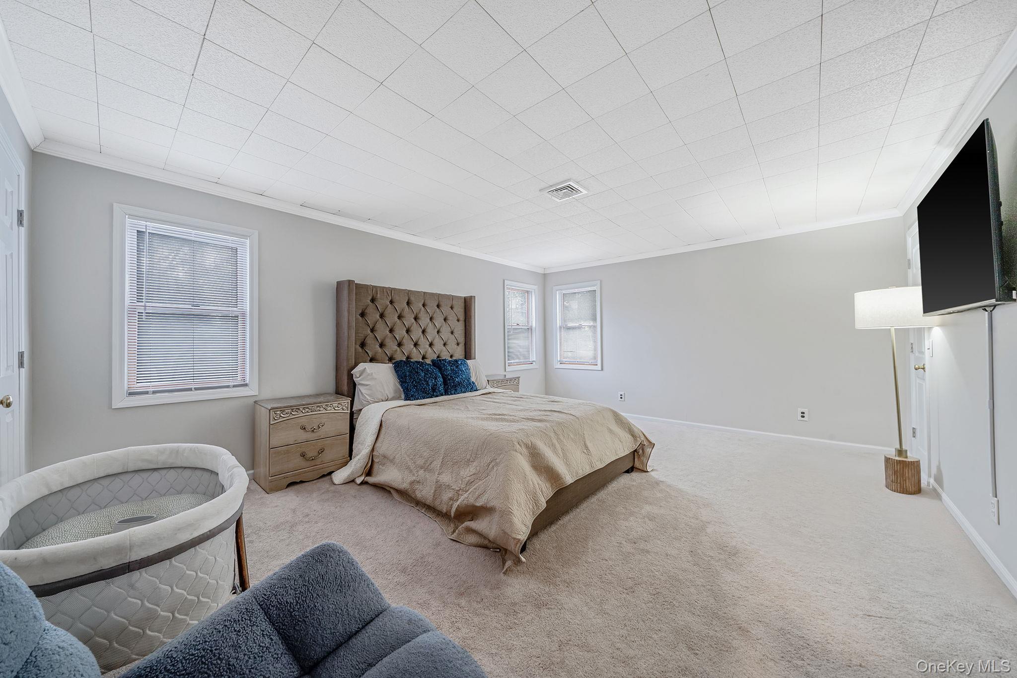 #19 photo, 126 Wauwepex Trail, Ridge , NY 11961