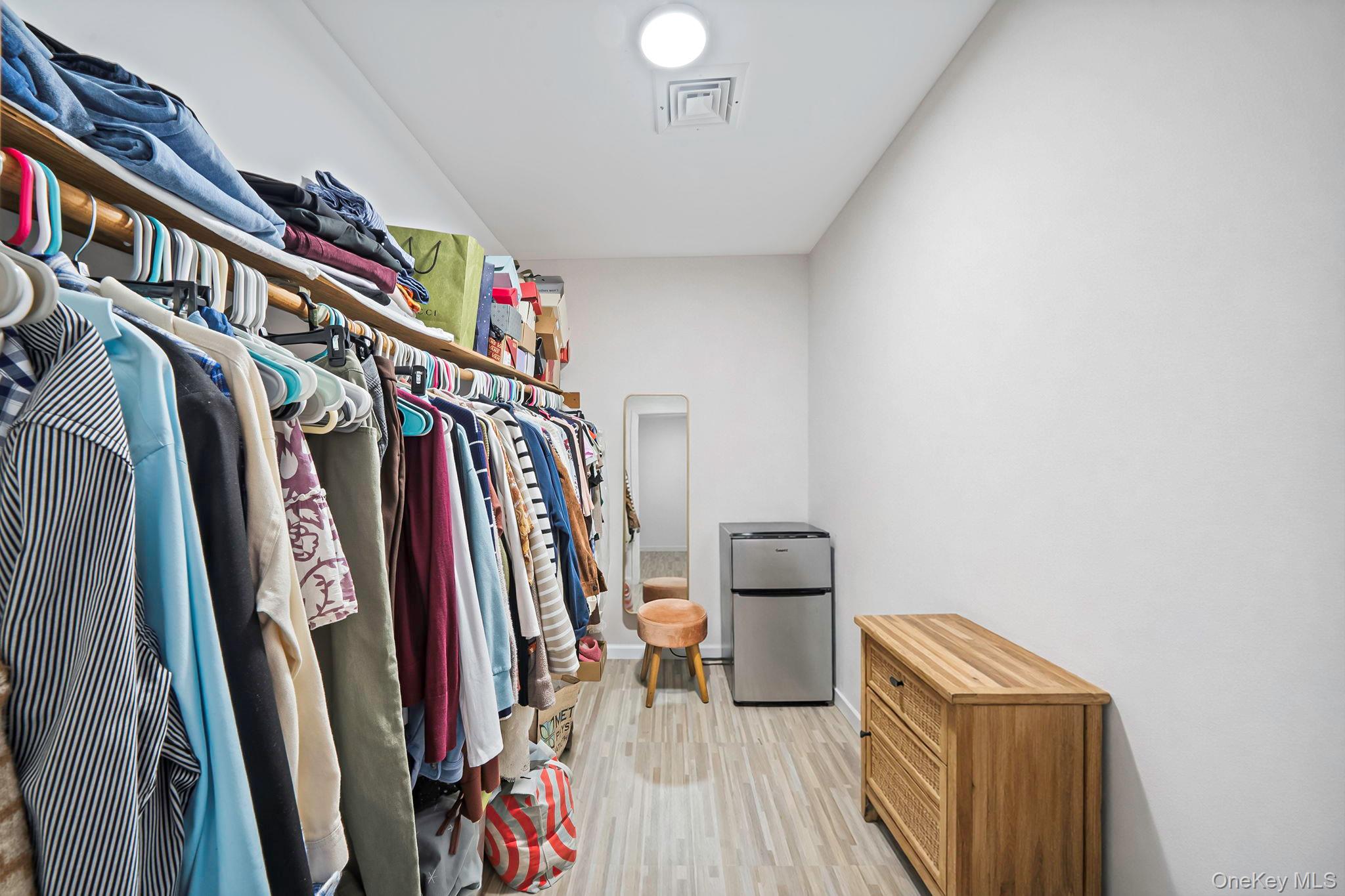 #20 photo, 126 Wauwepex Trail, Ridge , NY 11961