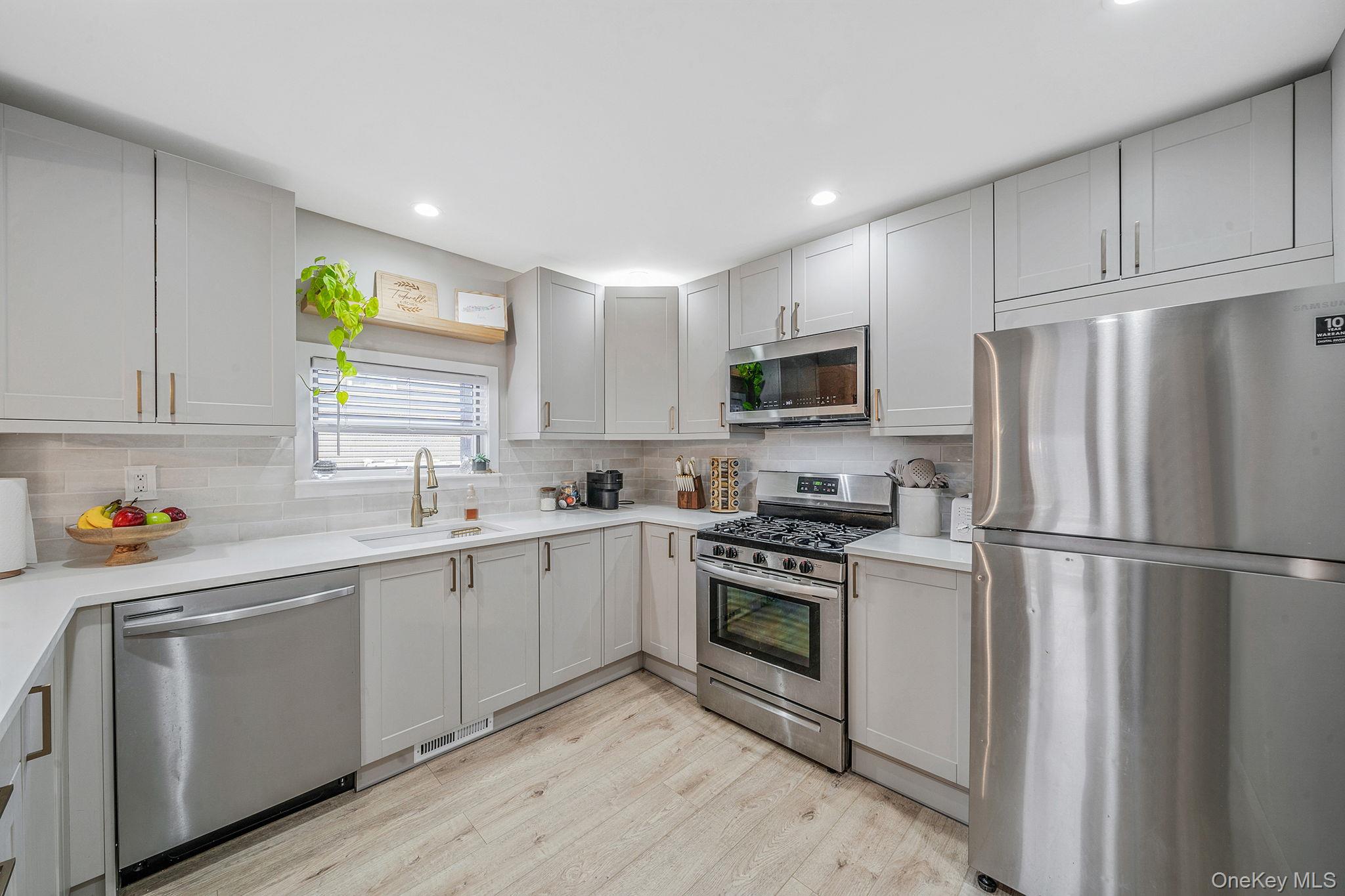 #8 photo, 126 Wauwepex Trail, Ridge , NY 11961