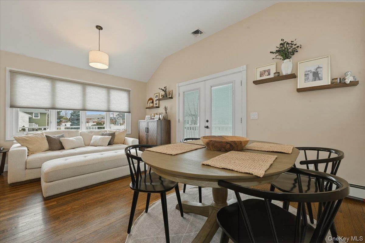 #5 photo, 3984 Arthur Avenue, Seaford , NY 11783