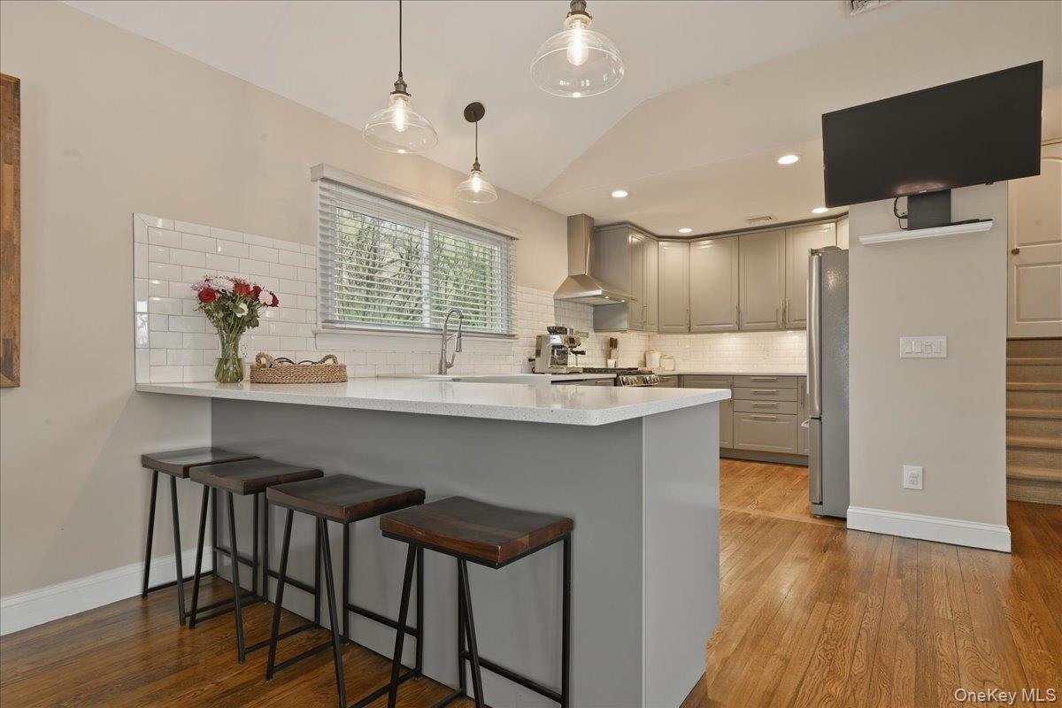 #9 photo, 3984 Arthur Avenue, Seaford , NY 11783