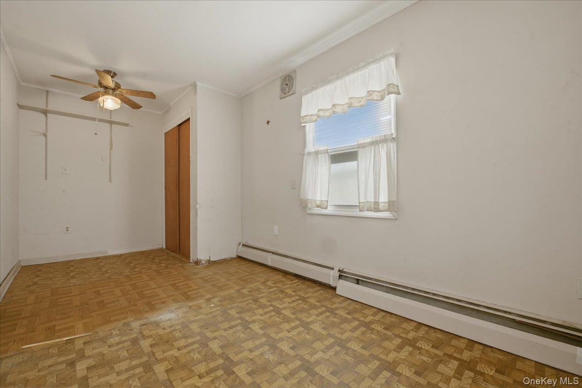 #12 photo, 24 Crag Lane, 롱 아일랜드 Levittown , NY 11756