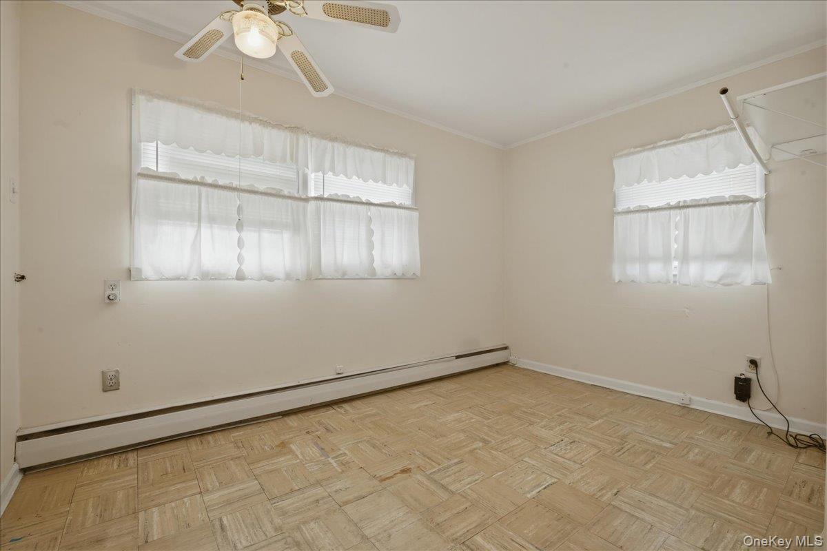 #18 photo, 24 Crag Lane, 롱 아일랜드 Levittown , NY 11756