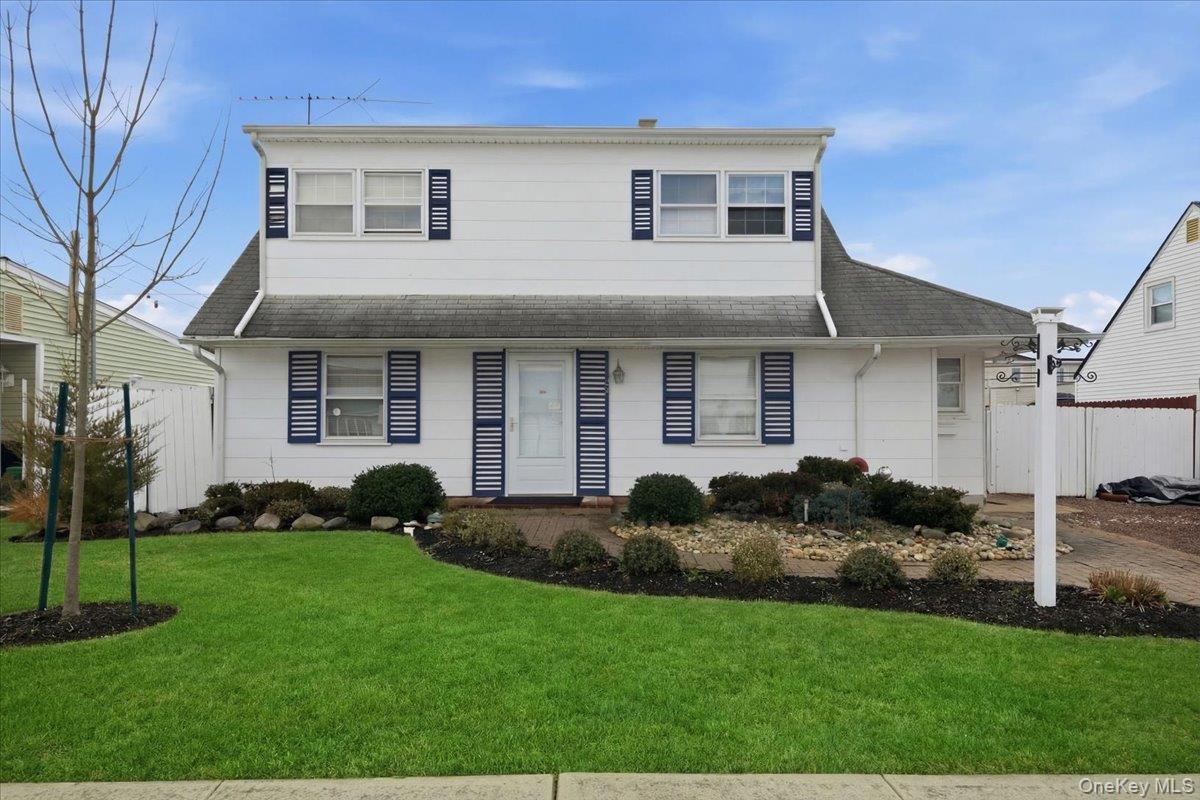 #2 photo, 24 Crag Lane, 롱 아일랜드 Levittown , NY 11756