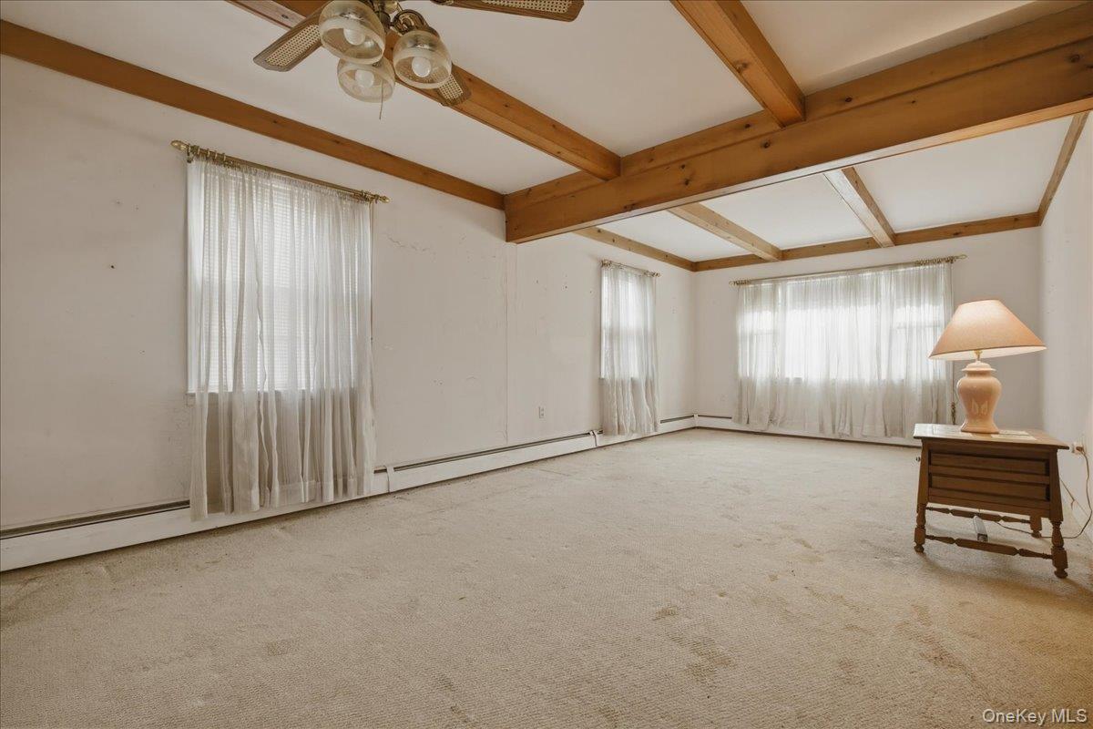 #4 photo, 24 Crag Lane, 롱 아일랜드 Levittown , NY 11756