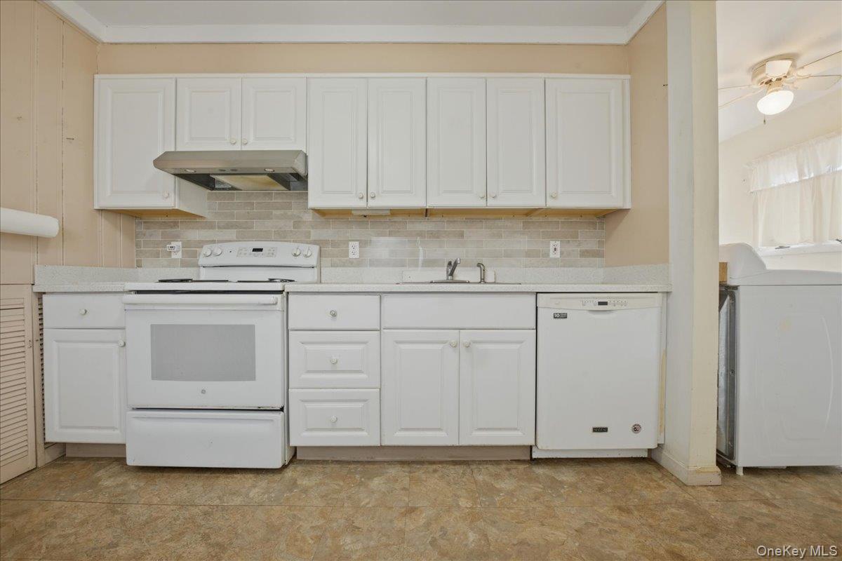 #9 photo, 24 Crag Lane, 롱 아일랜드 Levittown , NY 11756