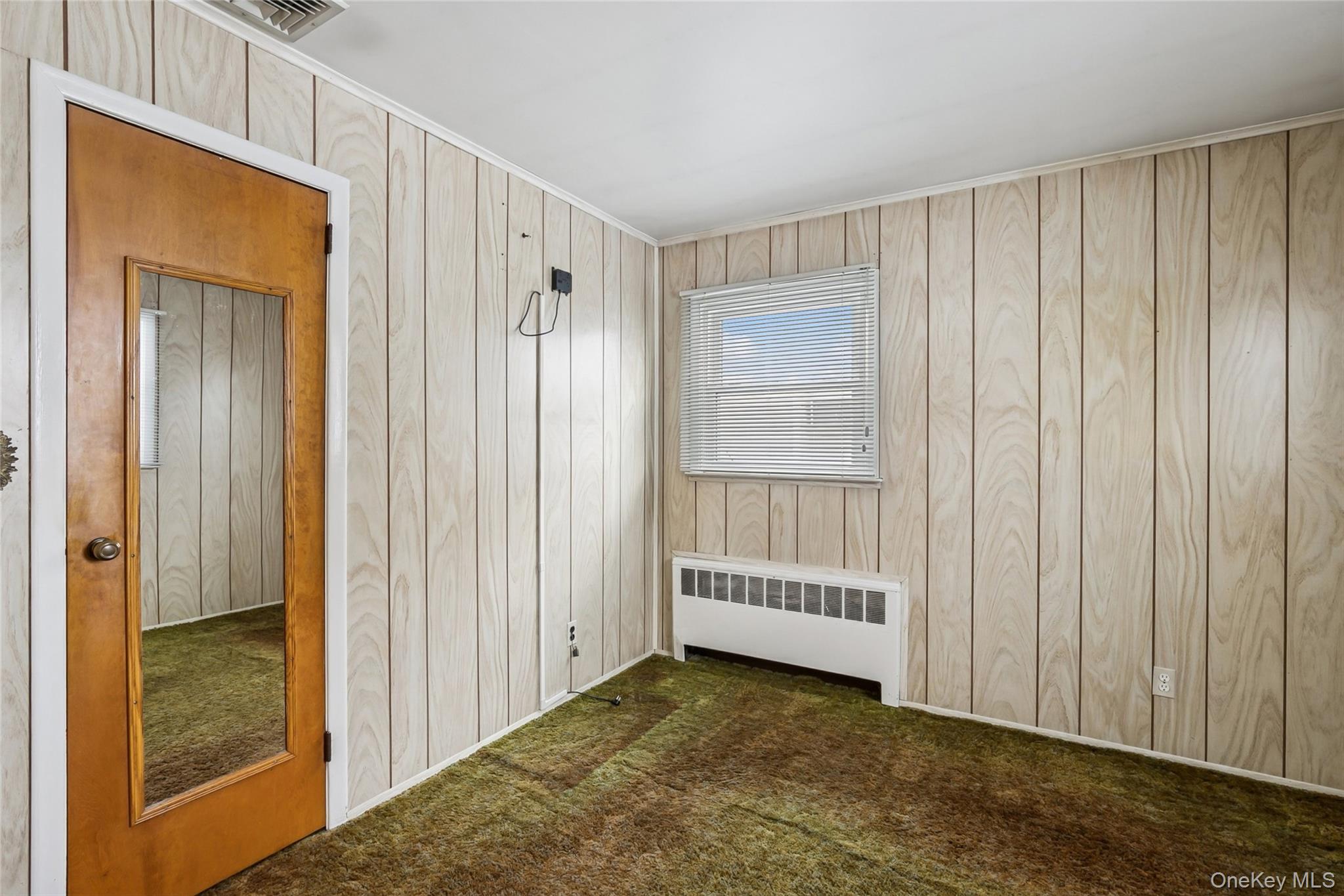 #12 photo, 8 Carlton Place, מחוז נסאו Hicksville , NY 11801