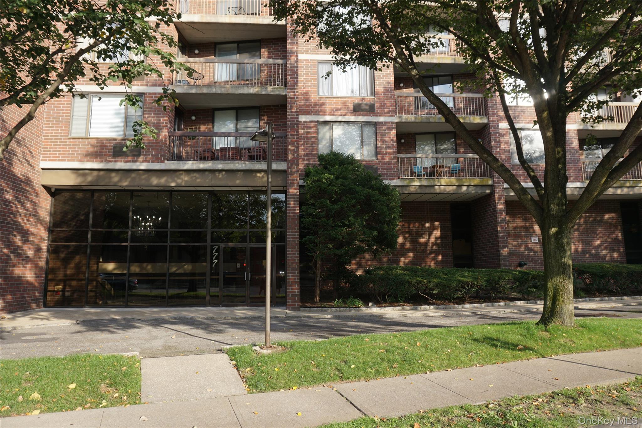 #18 photo, 777 N Macquesten Parkway, Fleetwood , NY 10552