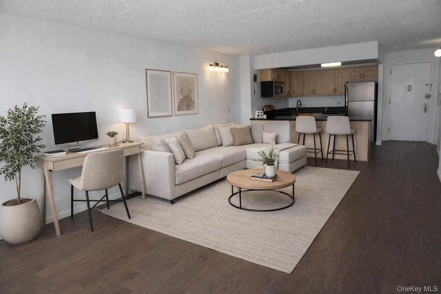 #5 photo, 777 N Macquesten Parkway, Fleetwood , NY 10552