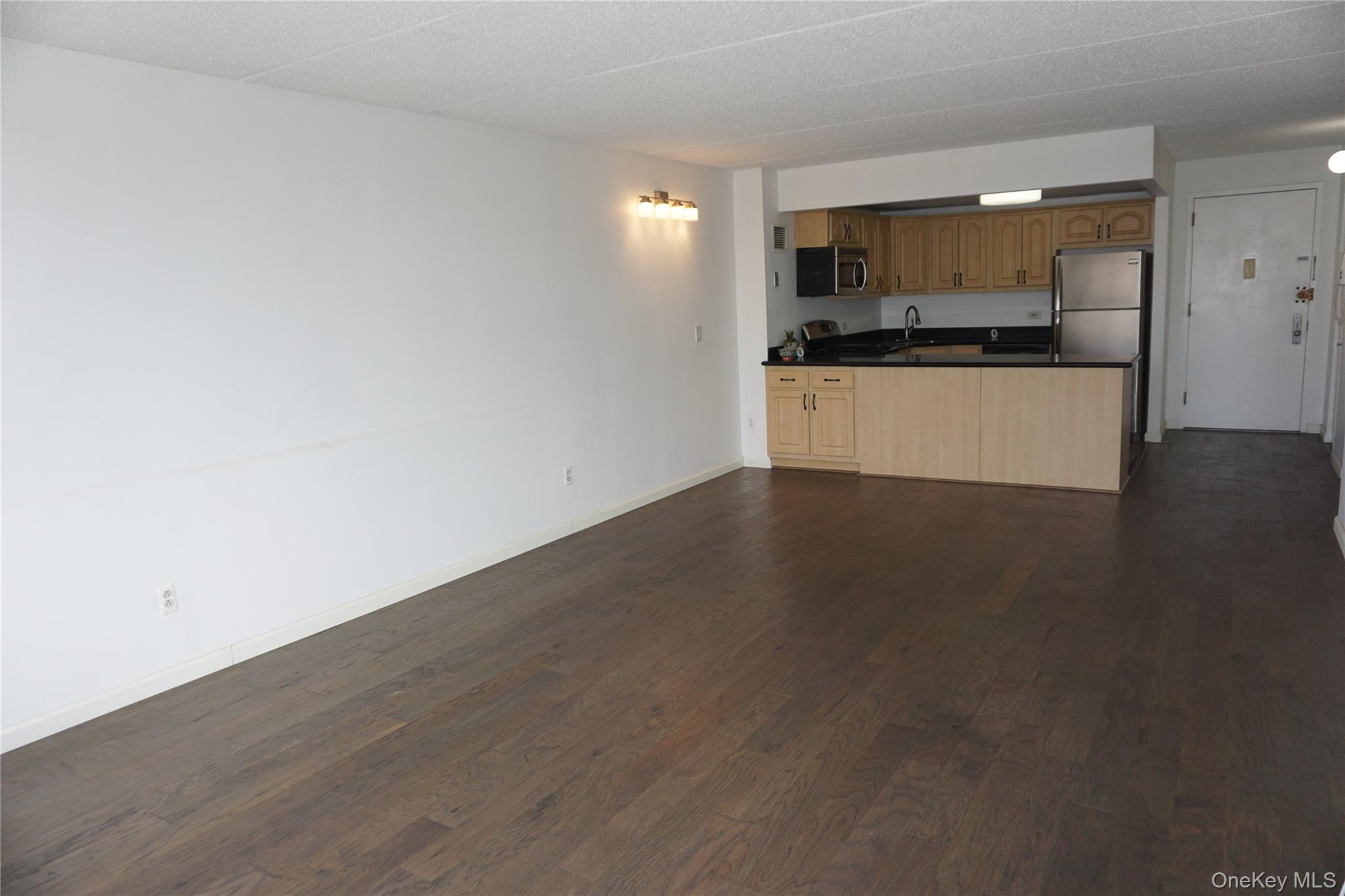 #6 photo, 777 N Macquesten Parkway, Fleetwood , NY 10552