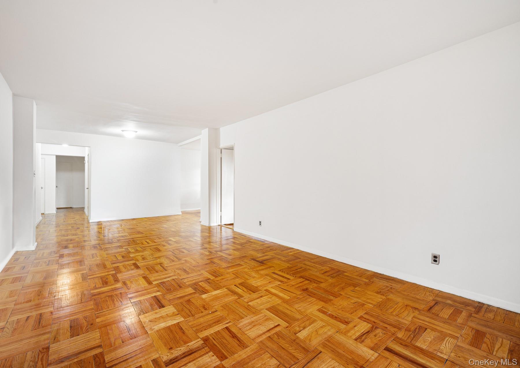 #6 photo, 3130 Grand Concourse, Бронкс ‖ Bronx , NY 10458