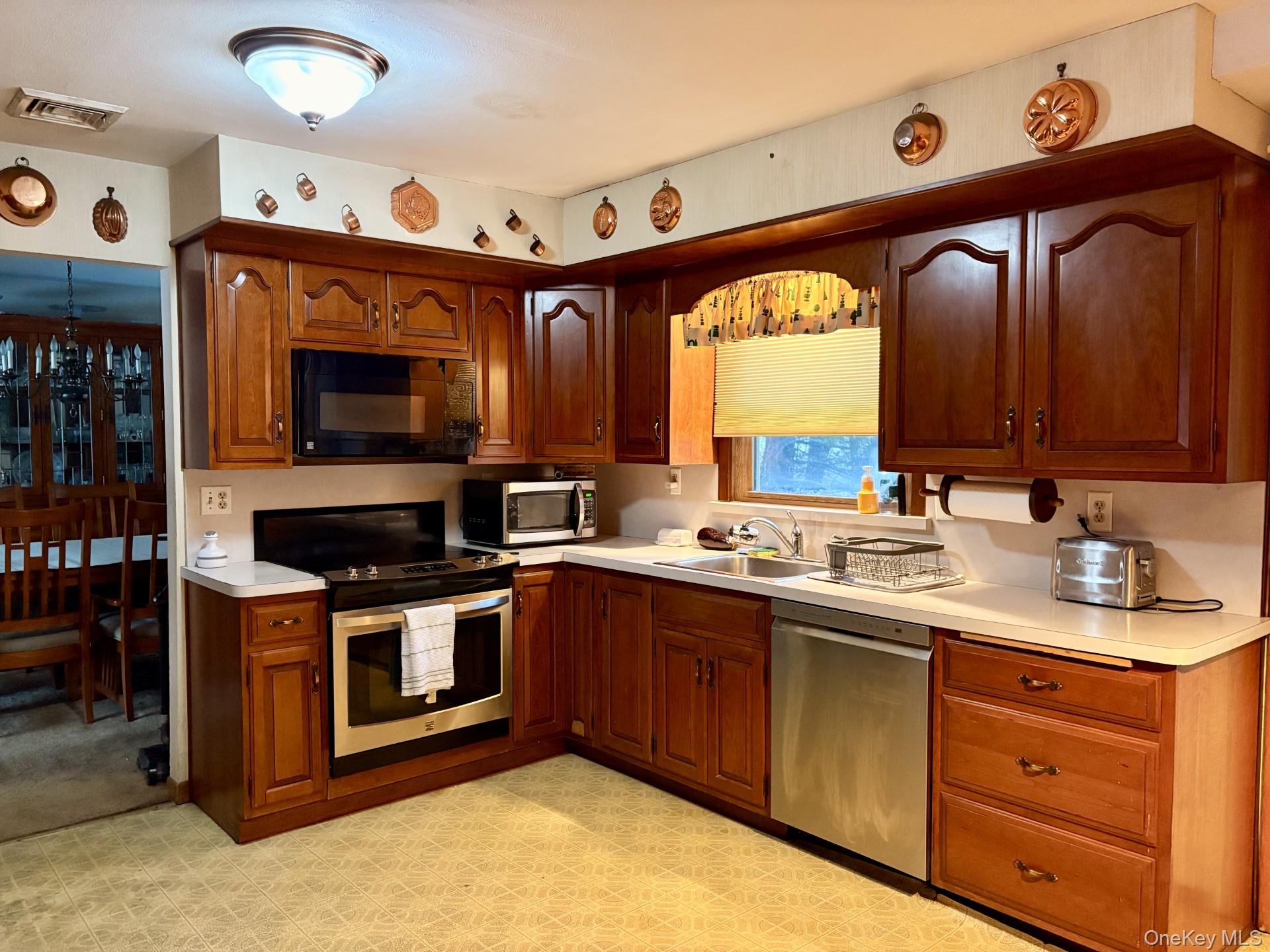 #9 photo, 20 Hillview Drive, Poughkeepsie , NY 12603