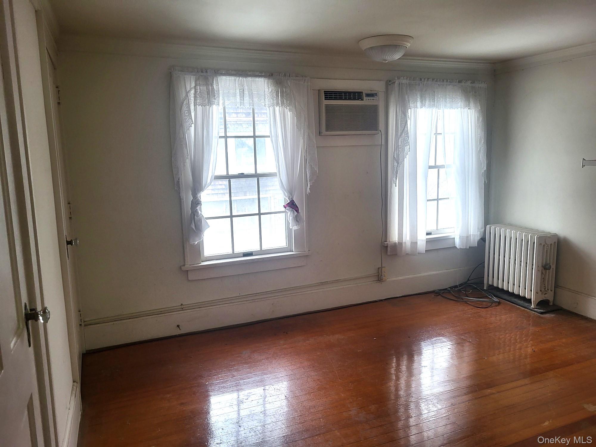 #17 photo, 7 Hambletonian Avenue, Chester , NY 10918