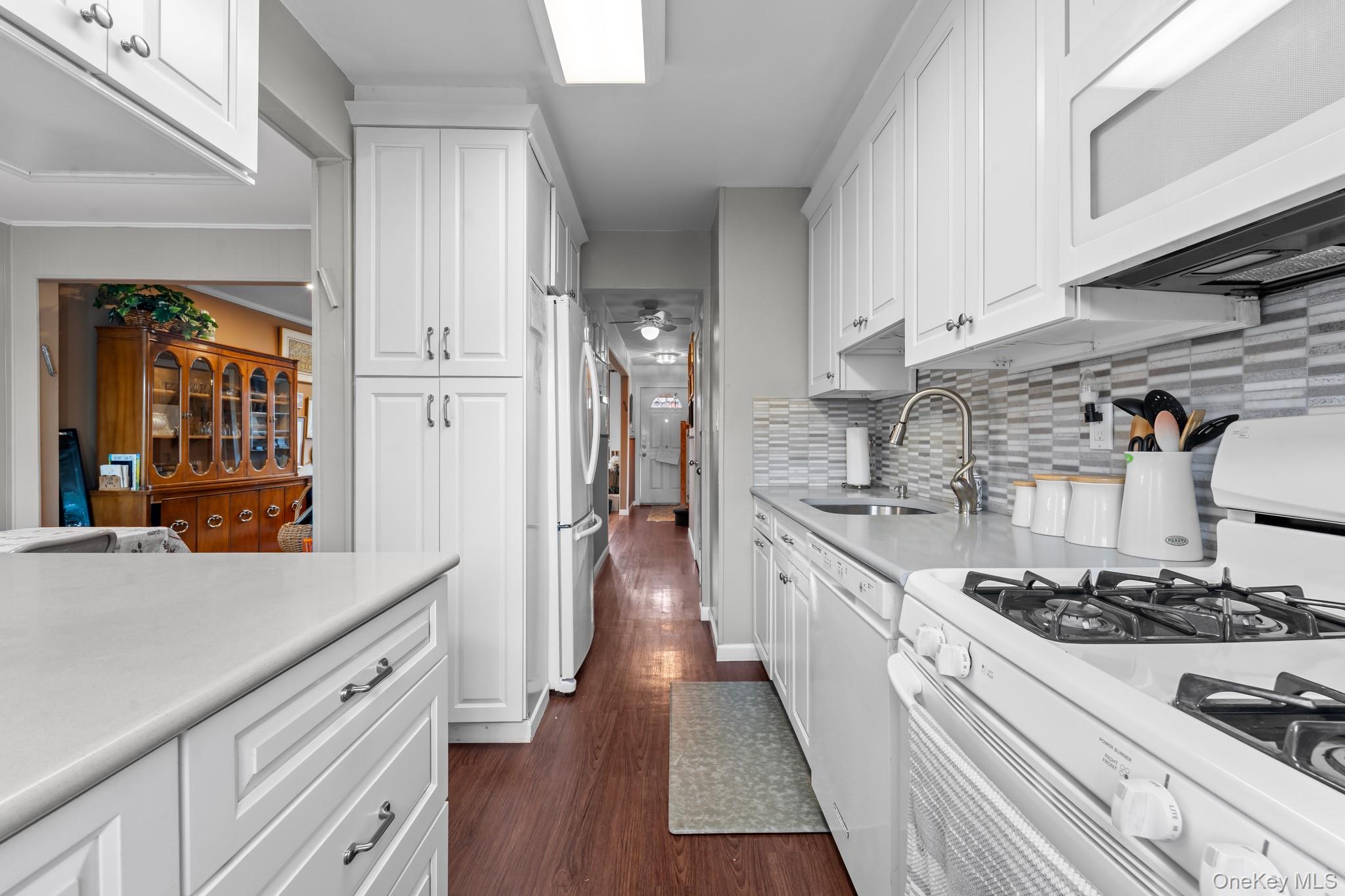 #5 photo, 3530 Long Beach Road, Нассау ‖ Oceanside , NY 11572