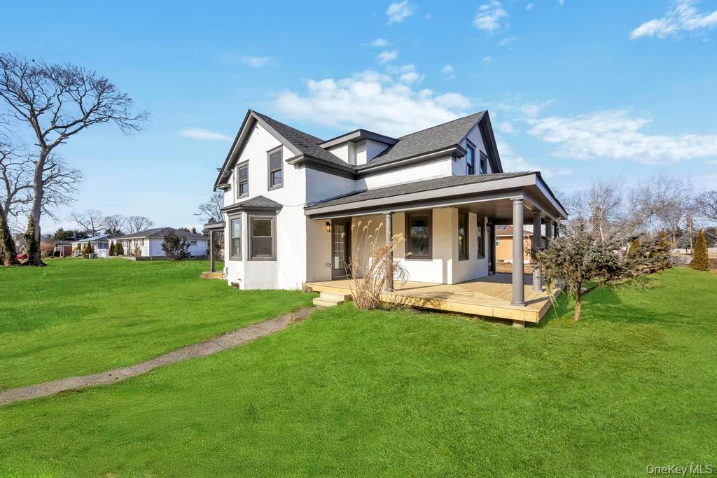 #2 photo, 195 Brook Street, Oakdale , NY 11769