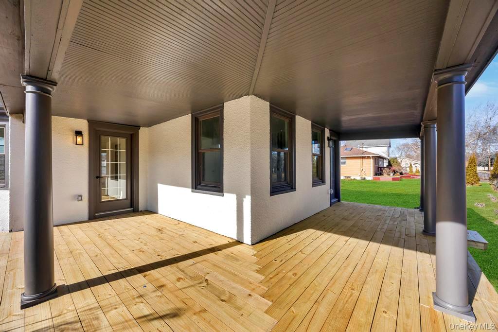 #6 photo, 195 Brook Street, Oakdale , NY 11769