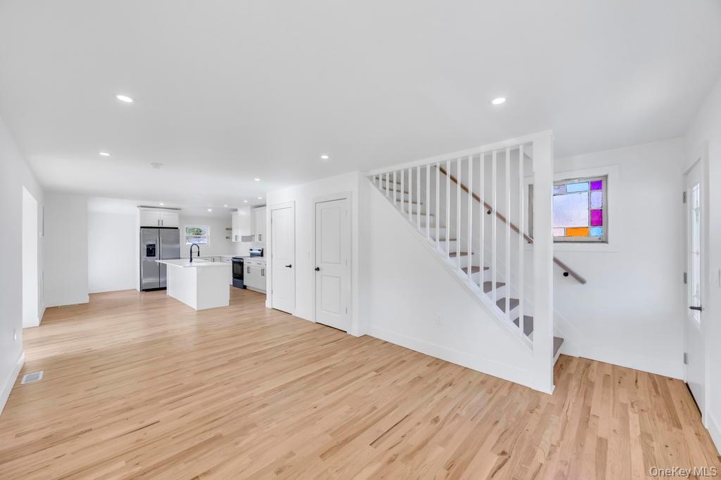 #7 photo, 195 Brook Street, Oakdale , NY 11769