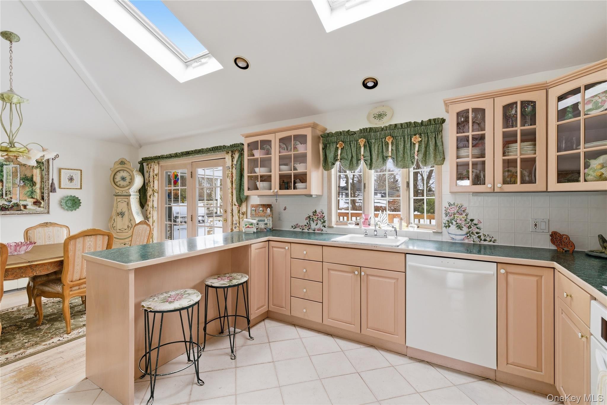 #11 photo, 138 Washington Street, Farmingdale , NY 11735