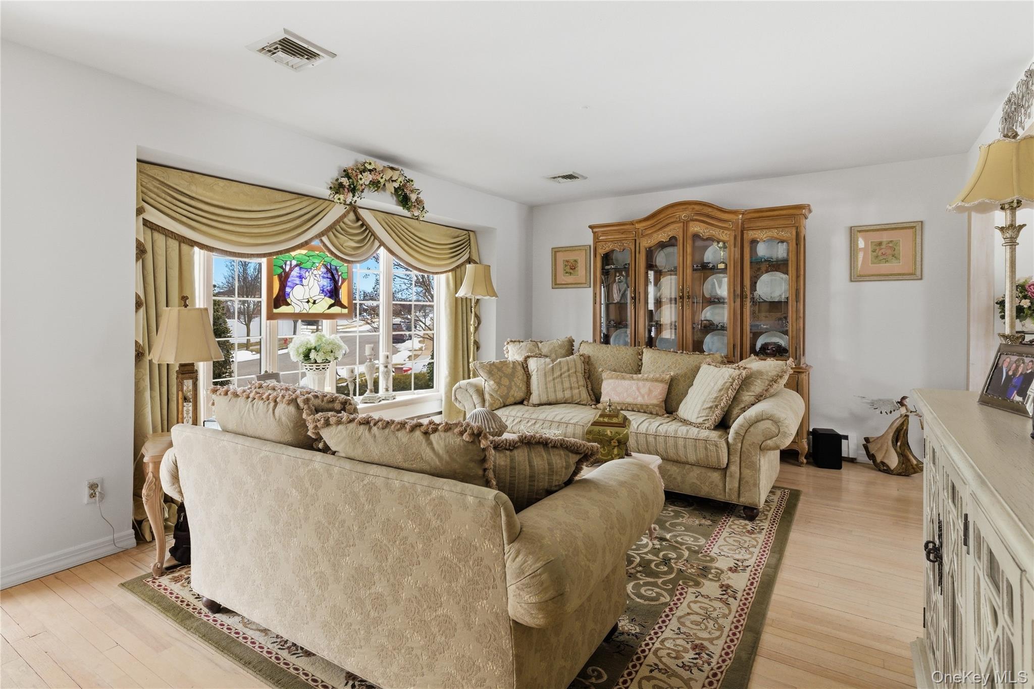 #5 photo, 138 Washington Street, Farmingdale , NY 11735