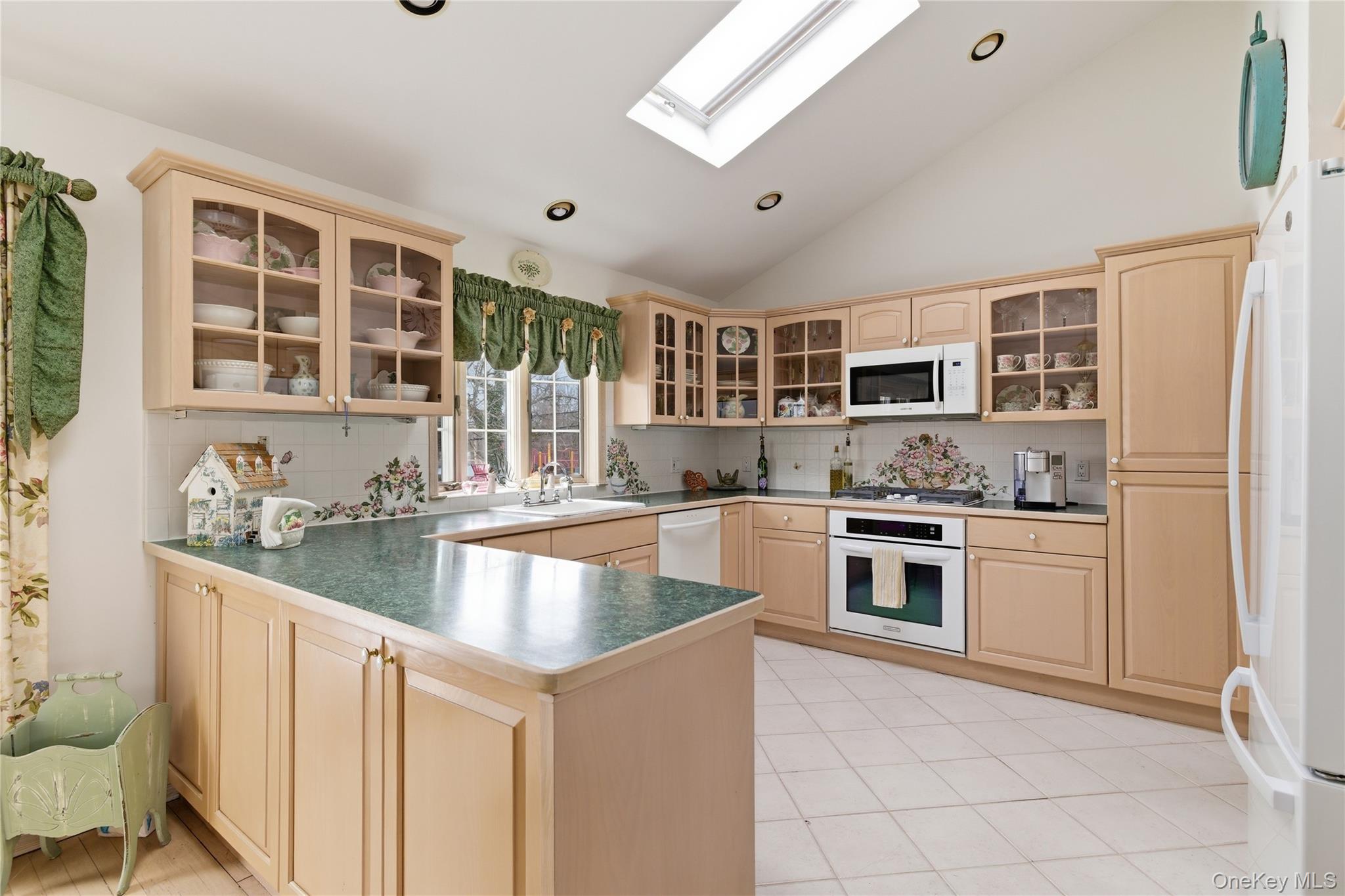 #9 photo, 138 Washington Street, Farmingdale , NY 11735