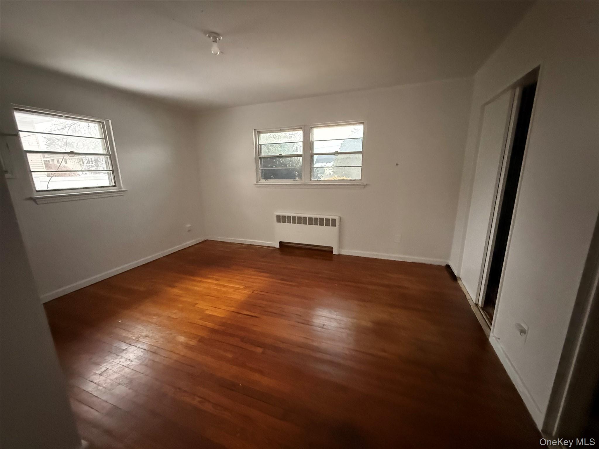 #13 photo, 46 elmira, מחוז נסאו Hicksville , NY 11801