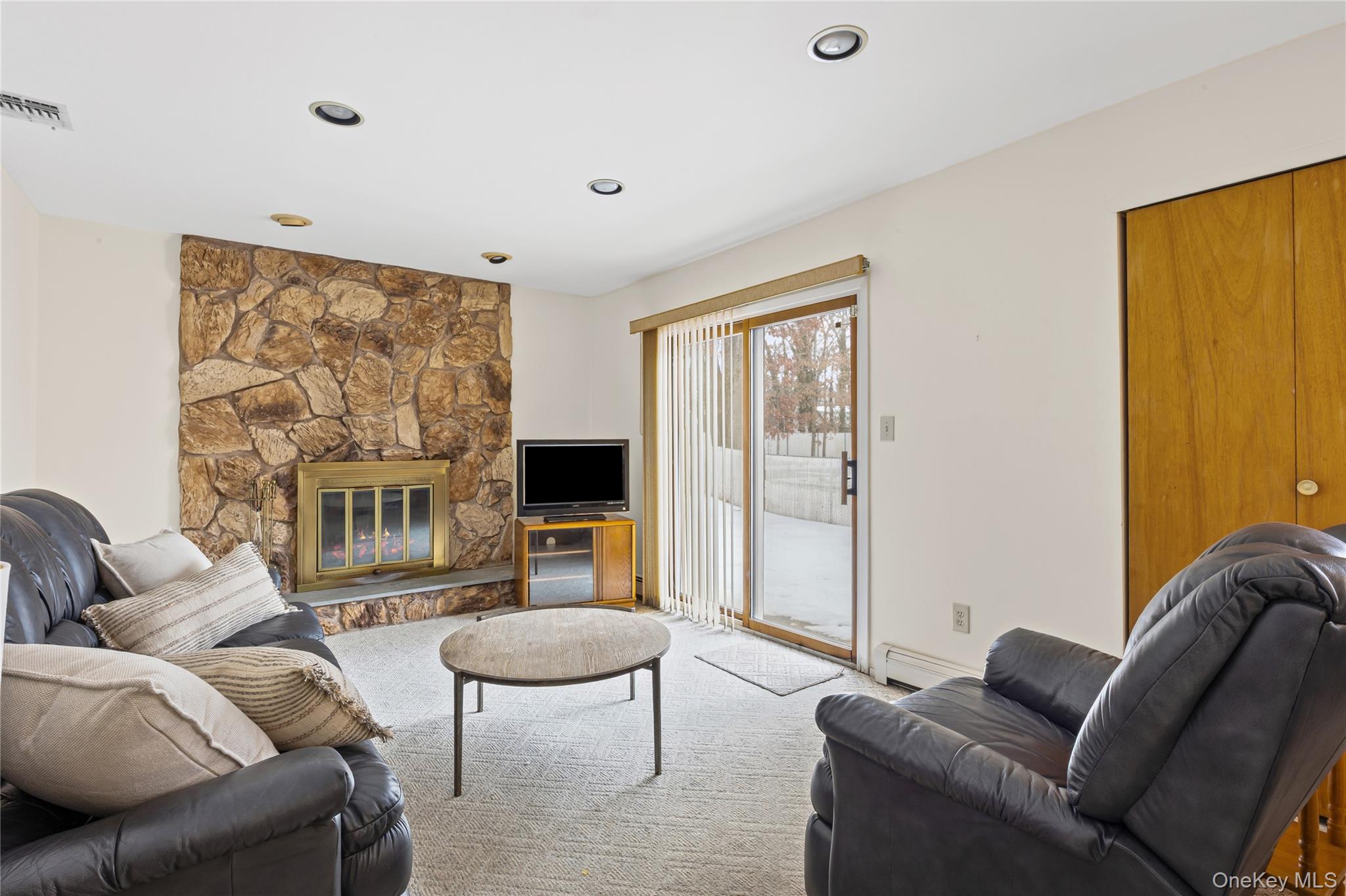 #9 photo, 6 23rd Street, East Setauket , NY 11733