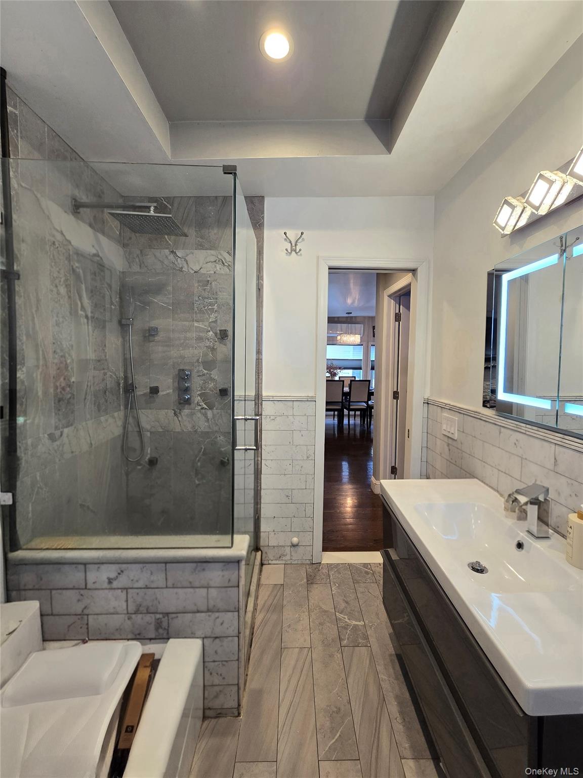 #12 photo, 98-08 164th Avenue, קווינס Howard Beach , NY 11414