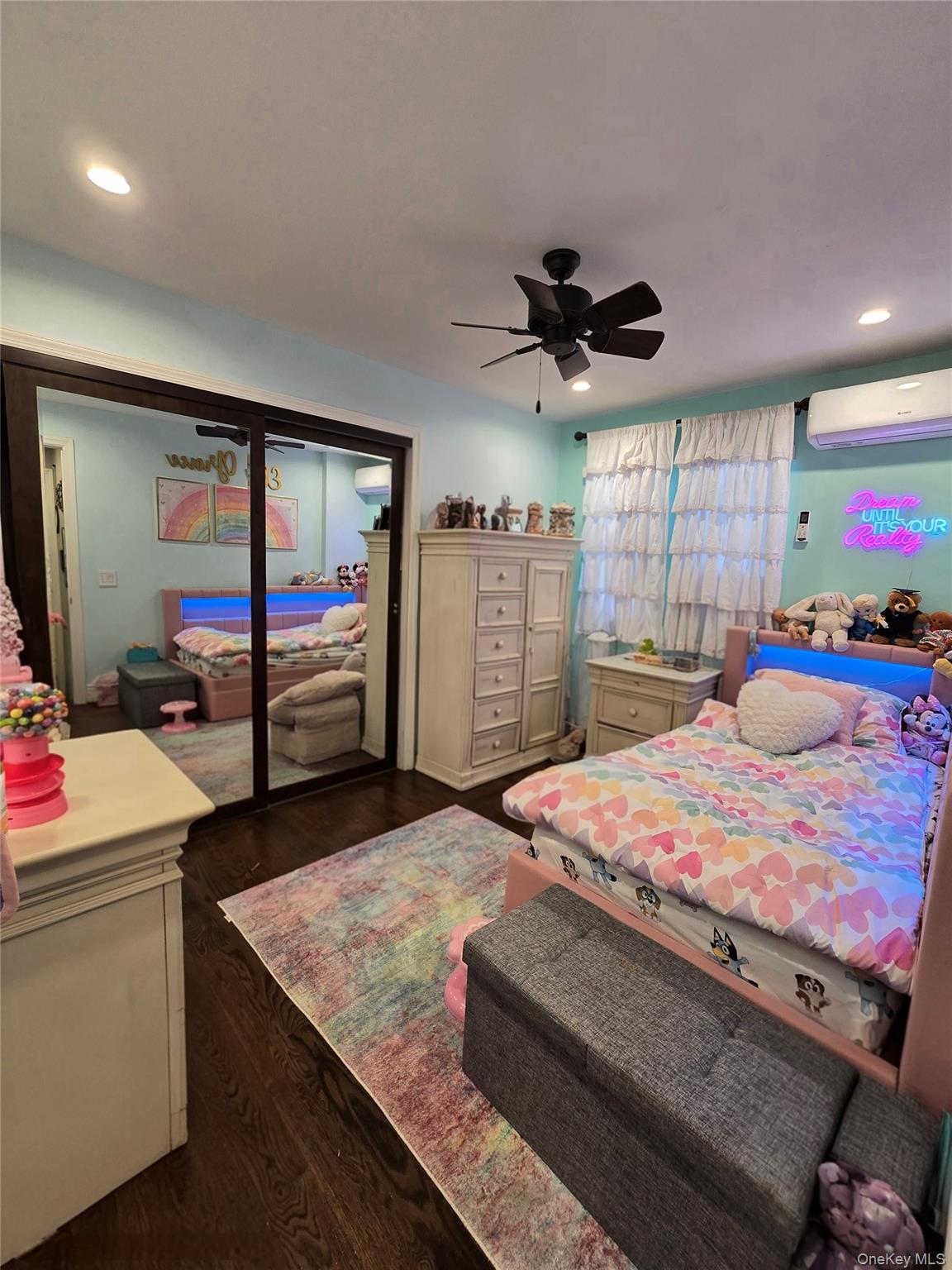 #13 photo, 98-08 164th Avenue, קווינס Howard Beach , NY 11414