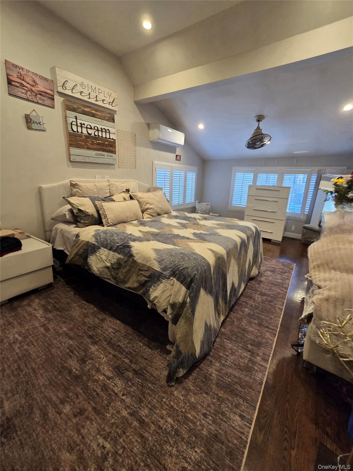 #15 photo, 98-08 164th Avenue, קווינס Howard Beach , NY 11414