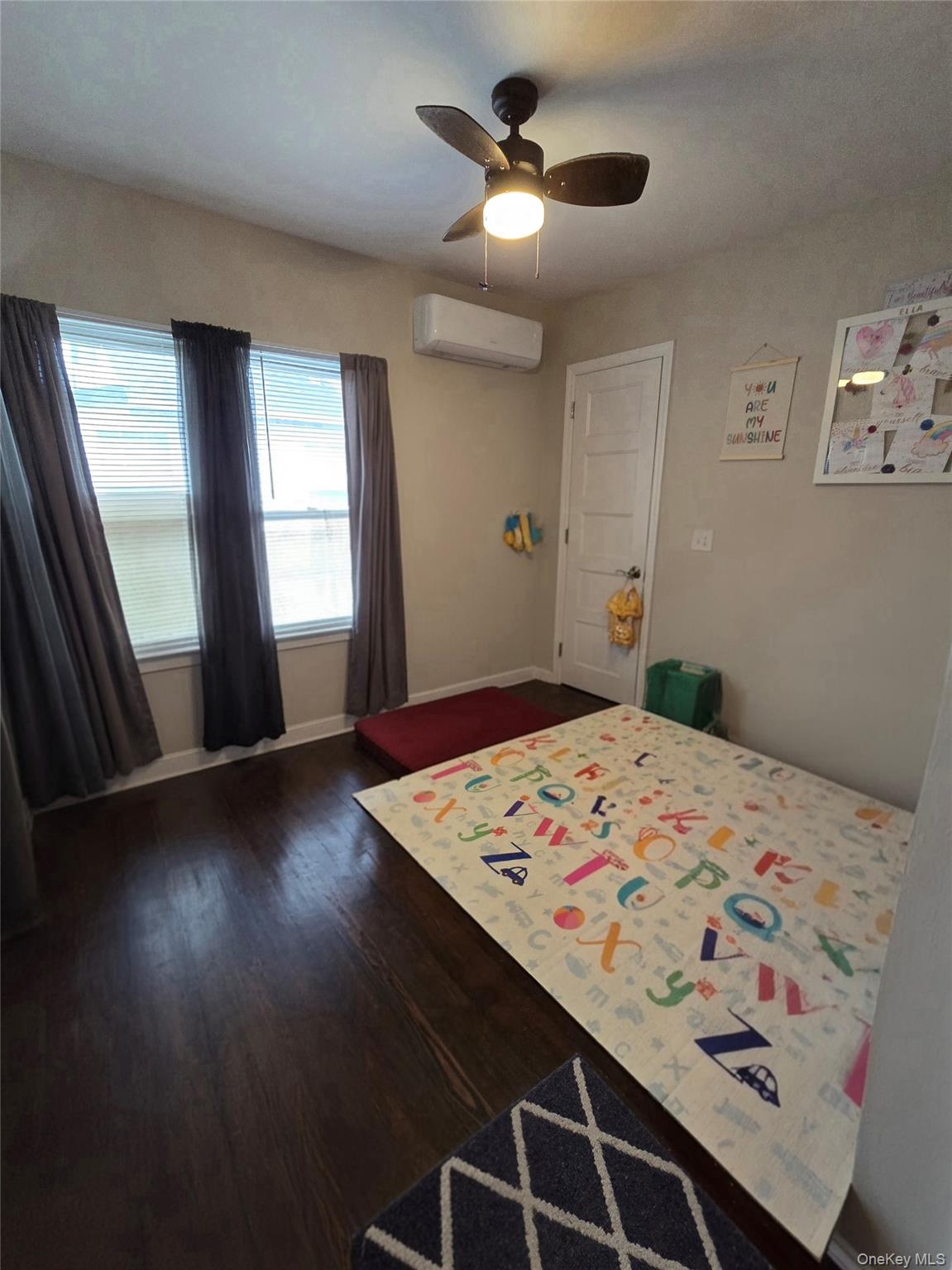 #16 photo, 98-08 164th Avenue, קווינס Howard Beach , NY 11414