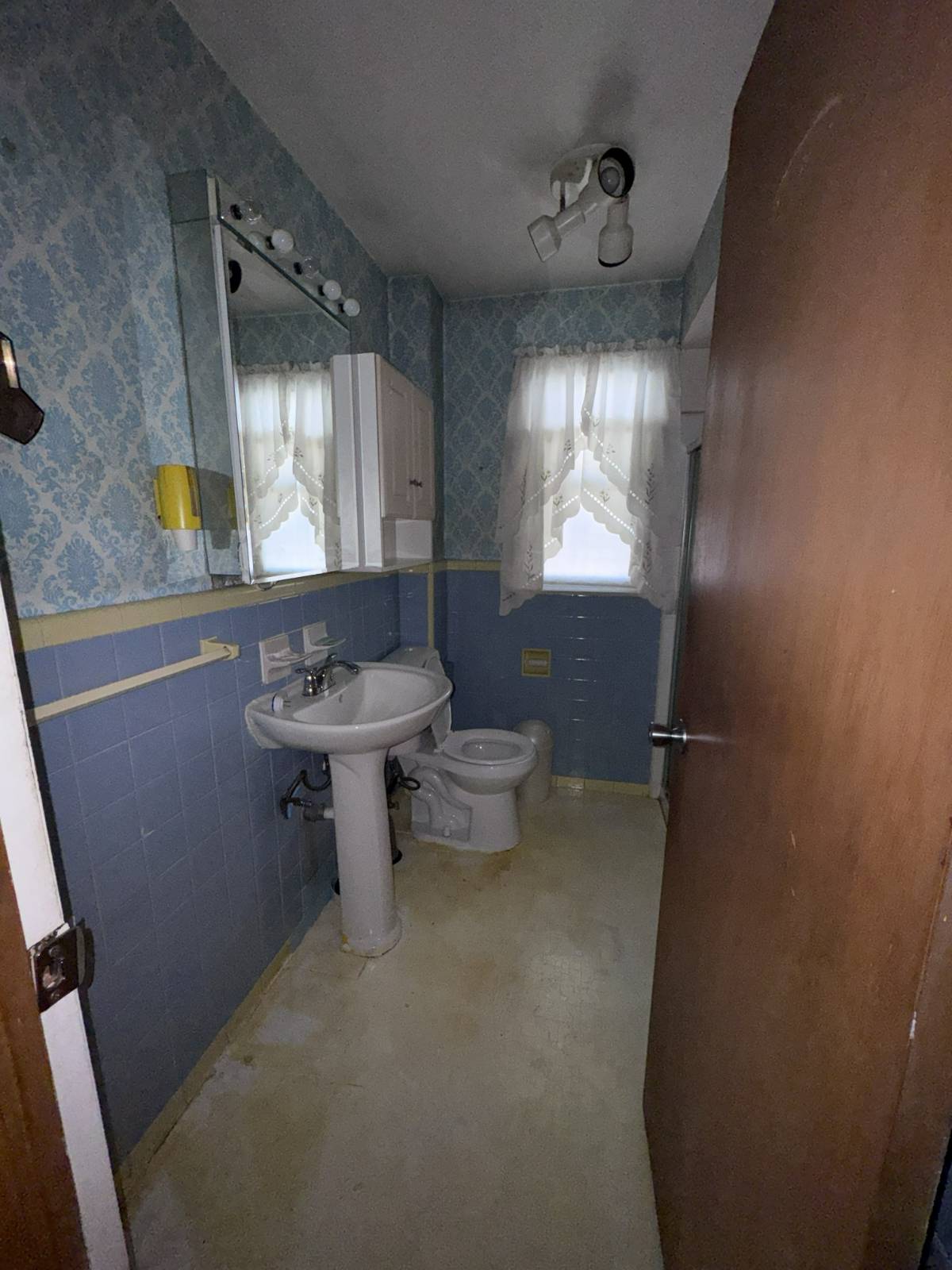 #9 photo, 219-19 112th Road, 皇后區 Queens Village , NY 11429