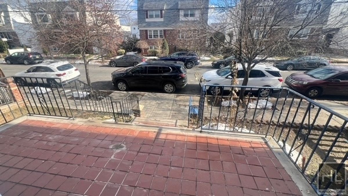 #19 photo, 10563 Flatlands 4th Street, הברונקס Canarsie , NY 11236