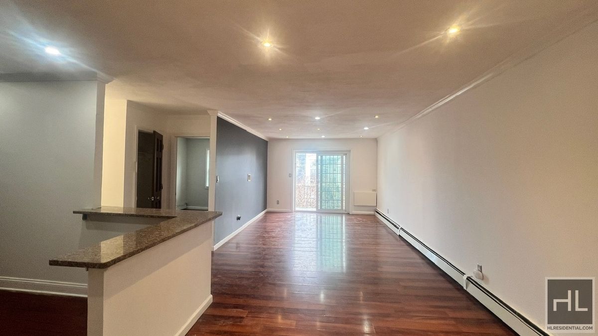 #3 photo, 10563 Flatlands 4th Street, הברונקס Canarsie , NY 11236