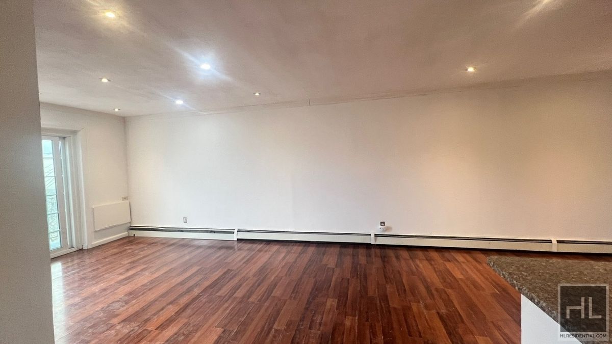 #6 photo, 10563 Flatlands 4th Street, הברונקס Canarsie , NY 11236