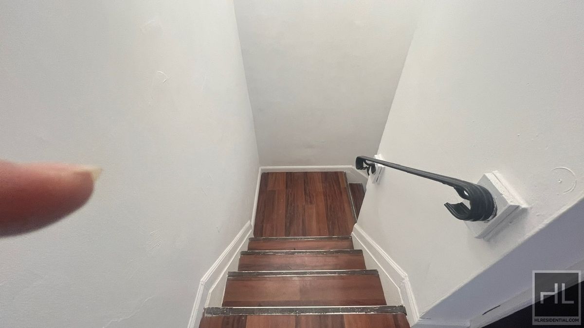 #9 photo, 10563 Flatlands 4th Street, הברונקס Canarsie , NY 11236