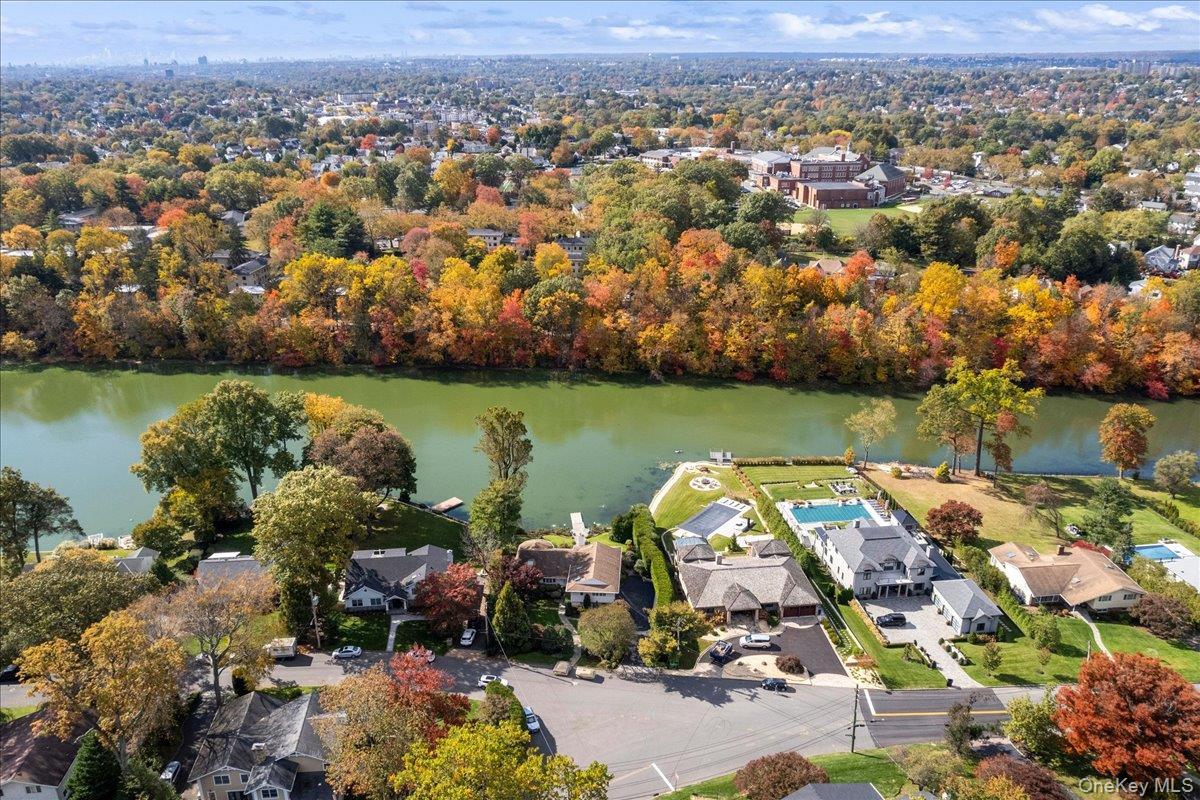 #16 photo, 34 Lakeshore Drive, Eastchester , NY 10709