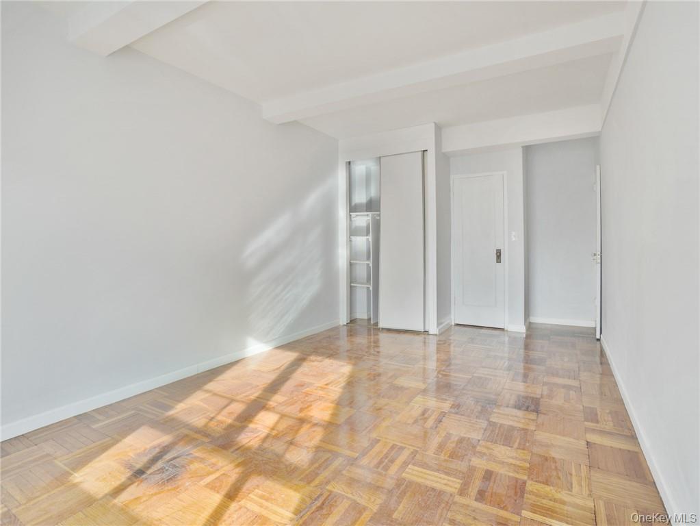 #2 photo, 1561 Metropolitan Avenue, הברונקס Bronx , NY 10462