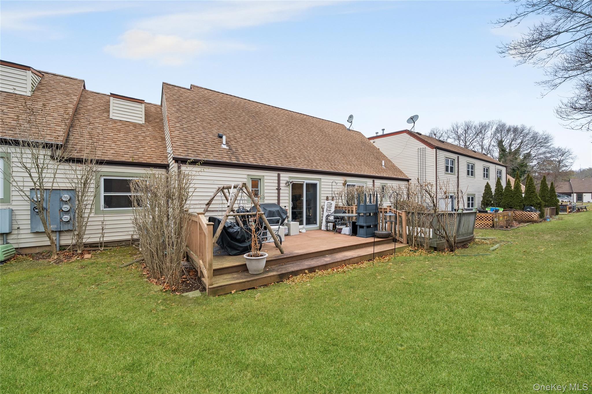 #18 photo, 617 Lake Court, Middle Island , NY 11953