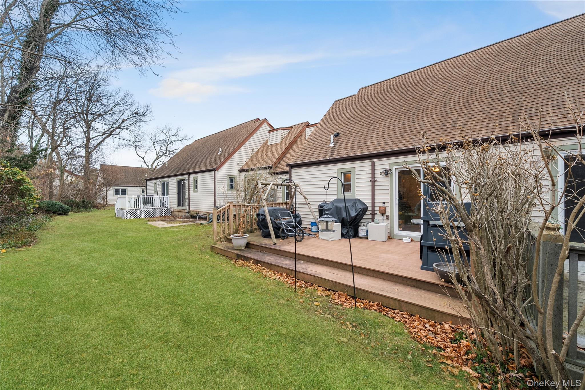 #19 photo, 617 Lake Court, Middle Island , NY 11953