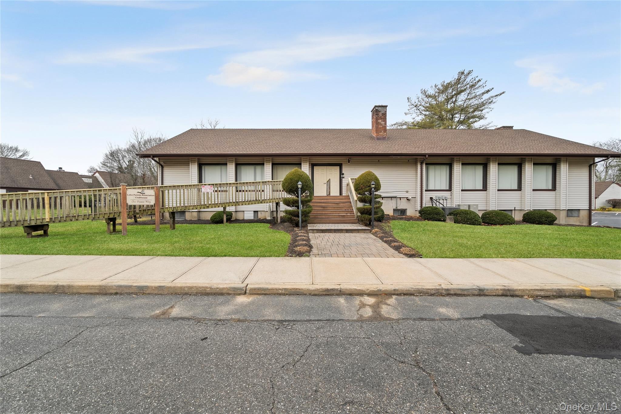 #20 photo, 617 Lake Court, Middle Island , NY 11953