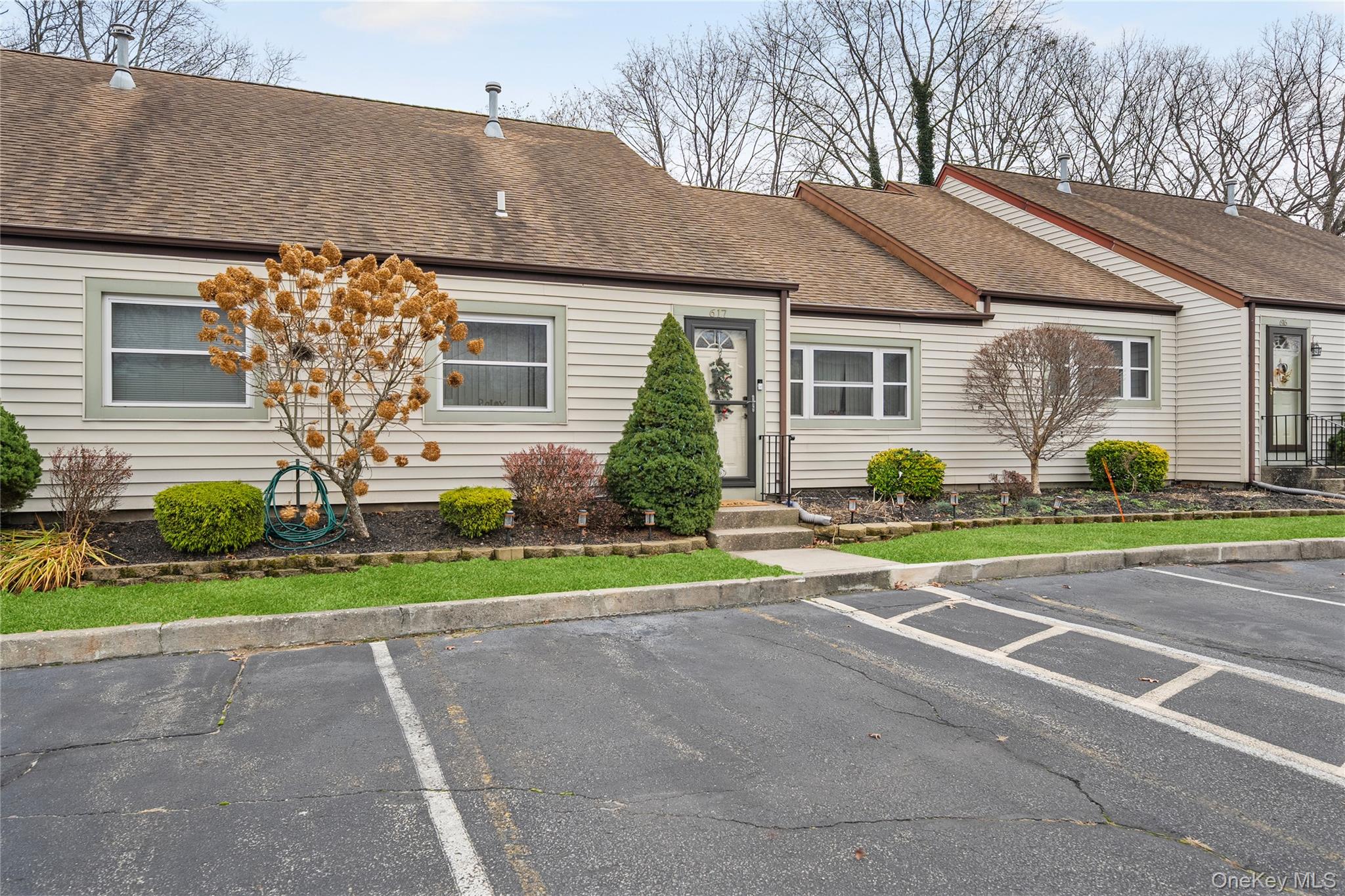 #3 photo, 617 Lake Court, Middle Island , NY 11953