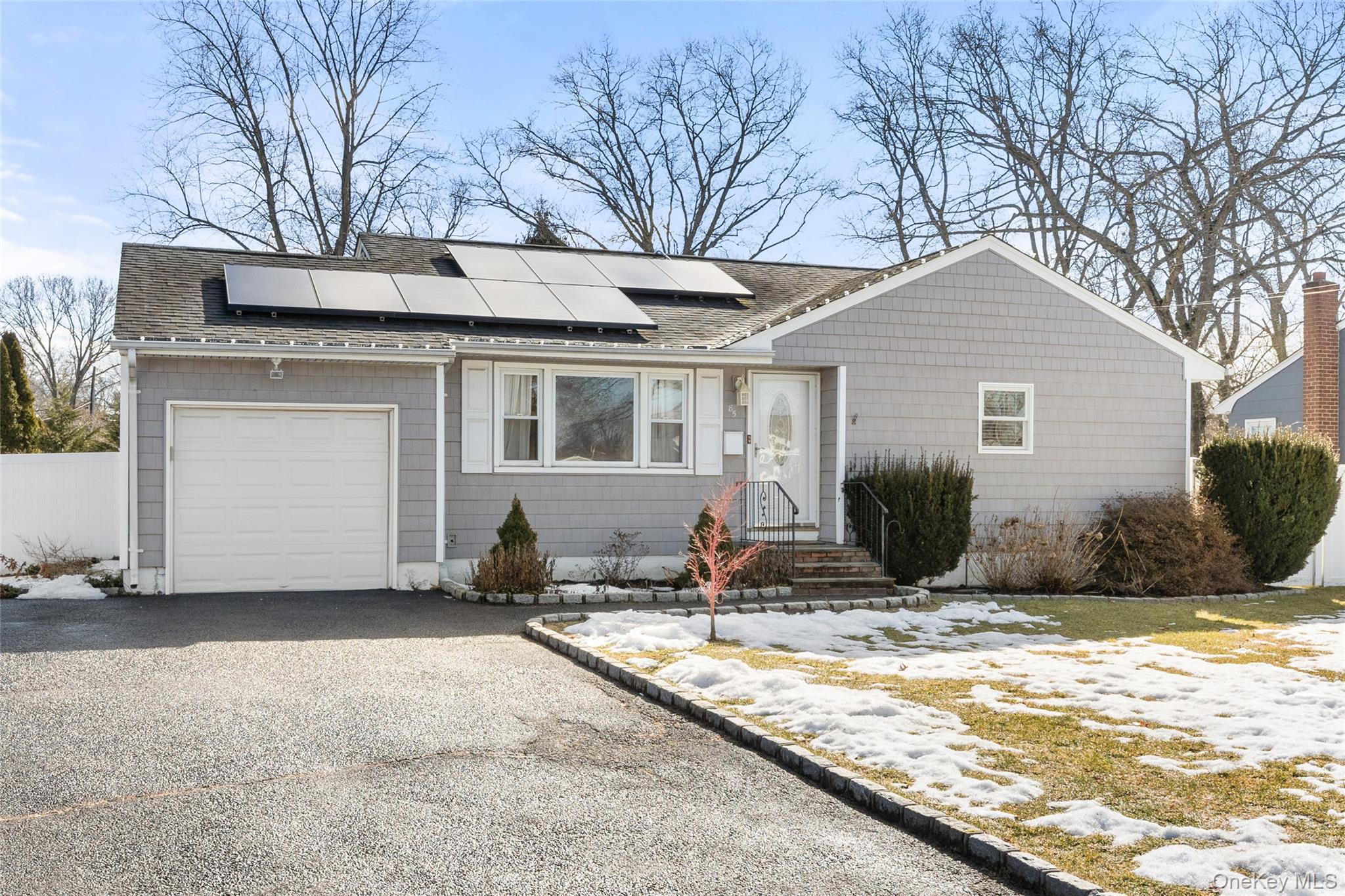 #1 photo, 85 Cotter Street, 롱 아일랜드 West Islip , NY 11795